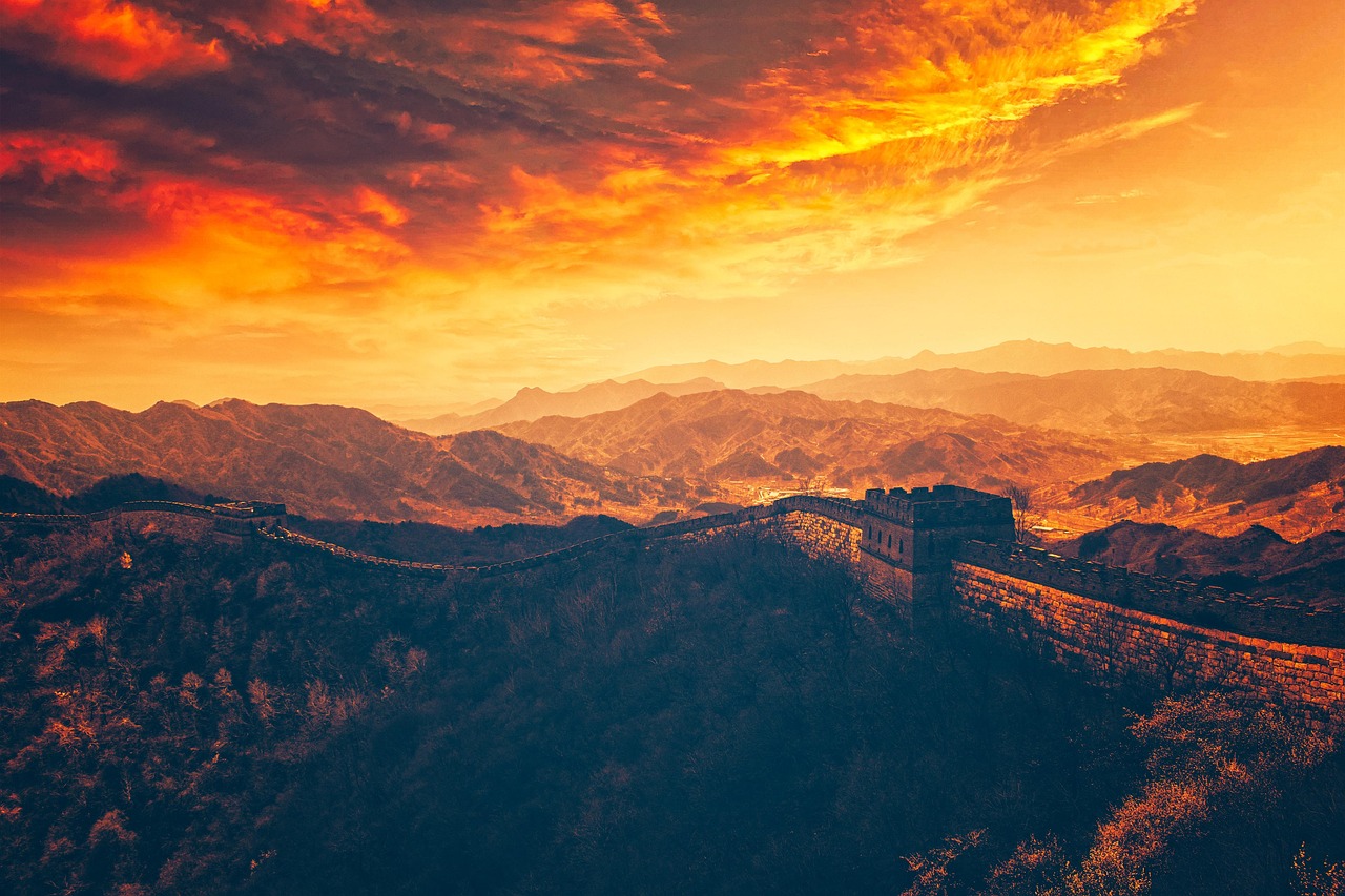 长城垛口 · Great Wall Watchtower