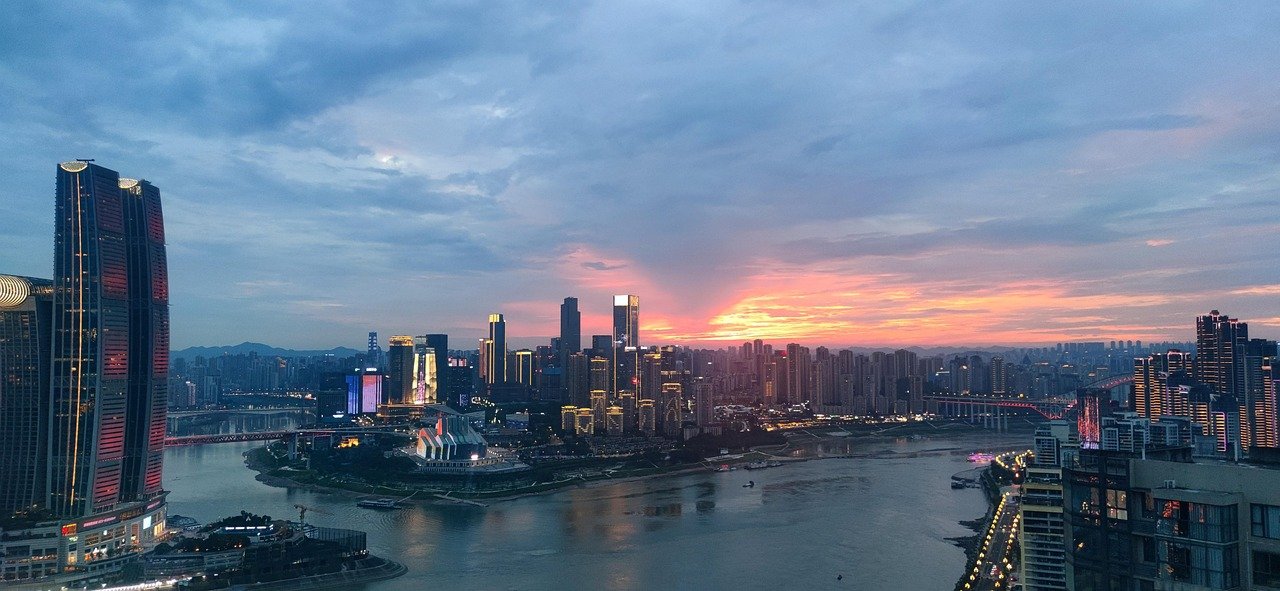 来福士两江交汇 · Raffles City and Two Rivers