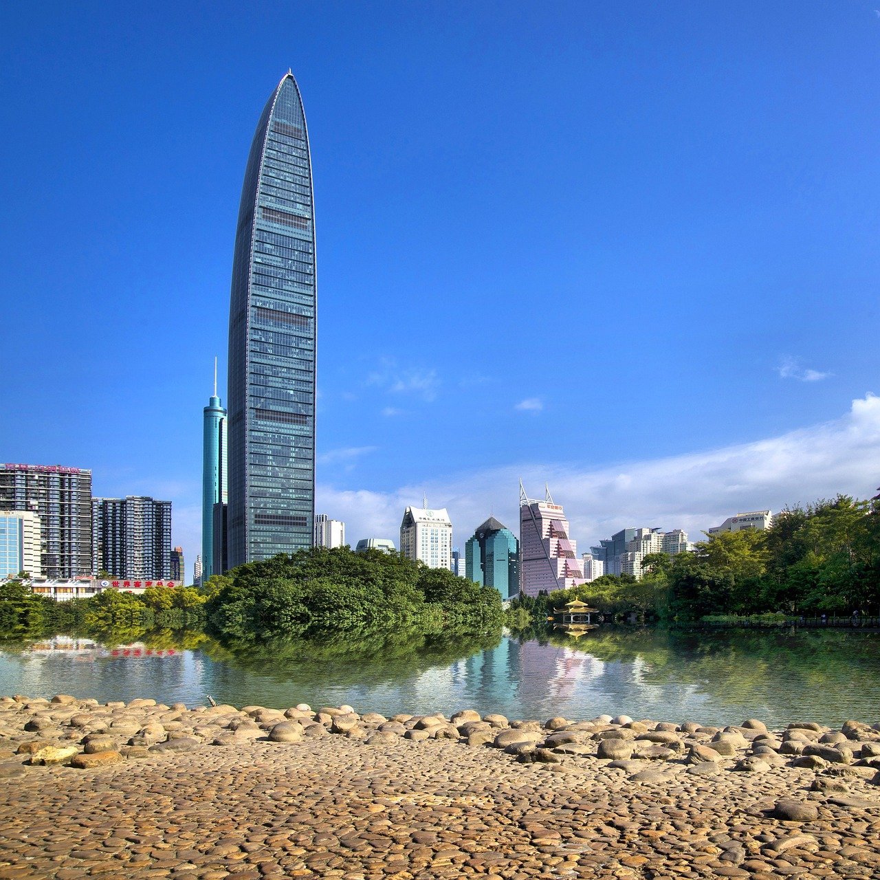 福田CBD与平安金融中心 · Futian CBD & Ping An Centre