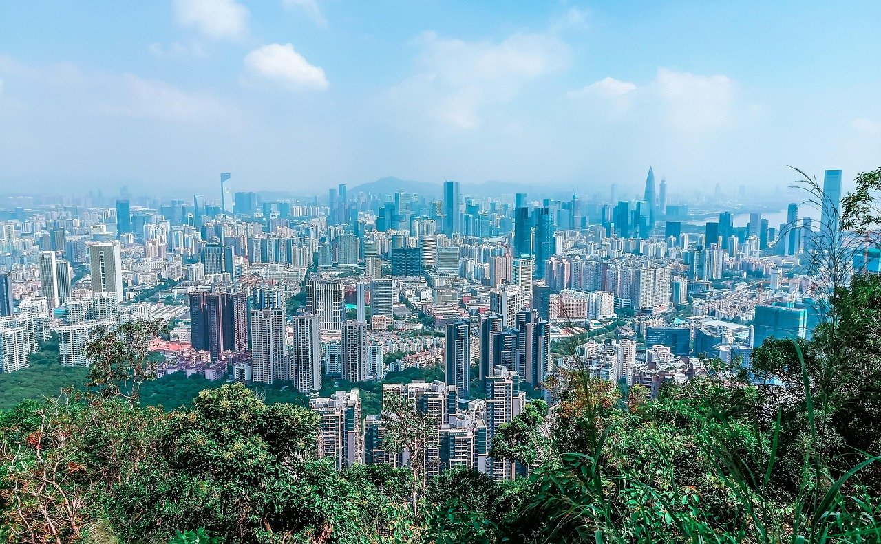 绿意环抱的天际线 · Skyline in the Green
