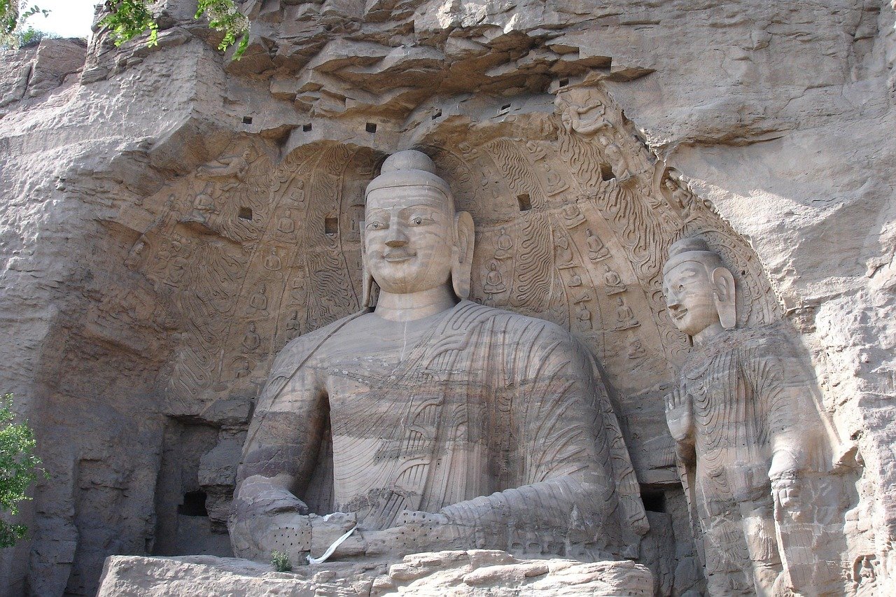 石窟造像 · Cave Buddha